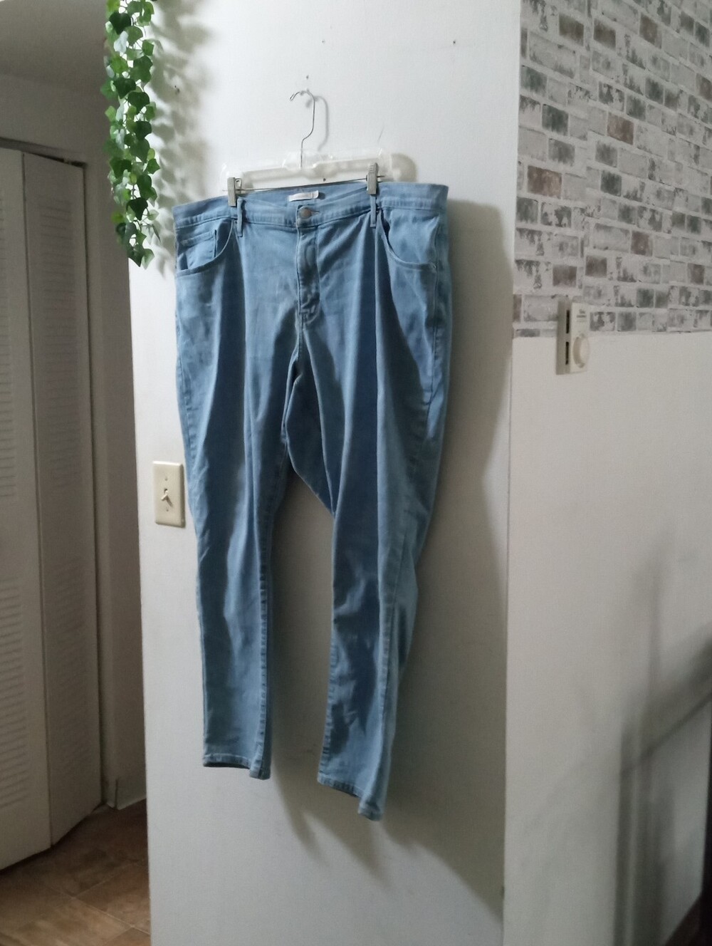 Levi's 311 Light Blue Women’s Slim Jeans 24 W